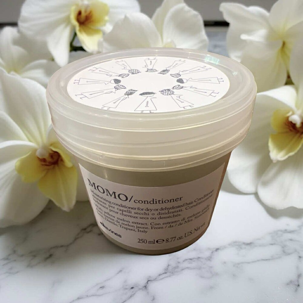 Davines Momo Conditioner For Dehydrated Hair, Add Softness & Shine 8.77 oz